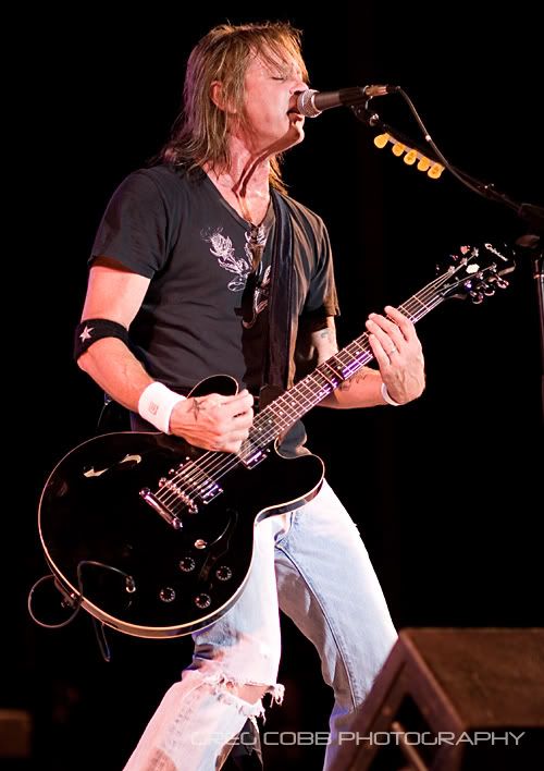 IMAGE: http://i5.photobucket.com/albums/y197/Schproda/Gigs/SK/stiff7219.jpg