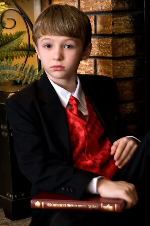 IMAGE: http://i5.photobucket.com/albums/y197/Schproda/Misc%20Pics/People/Aaron/aaron9586-1.jpg