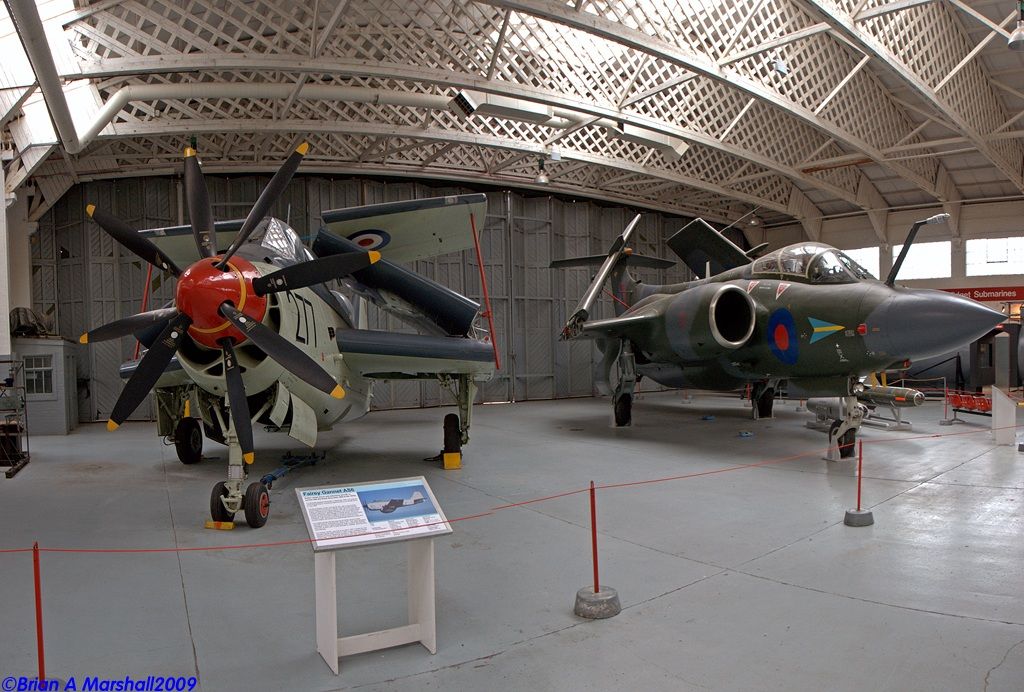 http://i5.photobucket.com/albums/y200/penpusher/01%20Duxford%202009/Duxford%2007Nov09/02-1.jpg