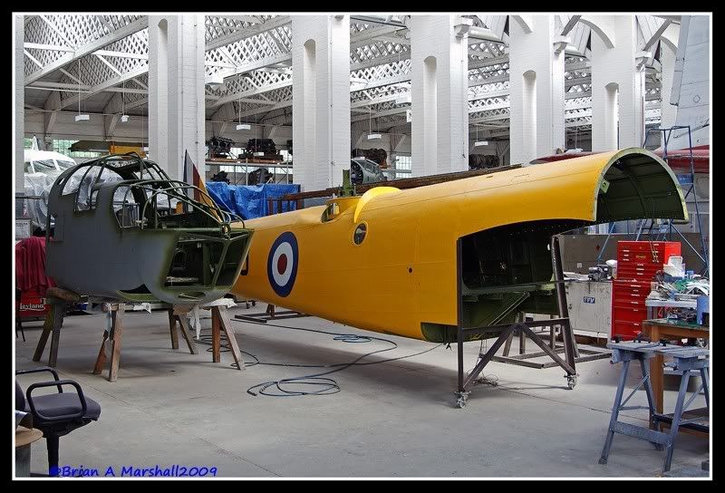 http://i5.photobucket.com/albums/y200/penpusher/01%20Duxford%202009/Duxford%2015Jun09/01.jpg~original