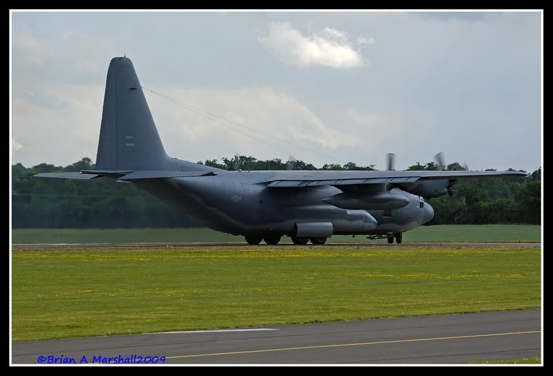 http://i5.photobucket.com/albums/y200/penpusher/01%20Duxford%202009/Duxford%2015Jun09/08.jpg