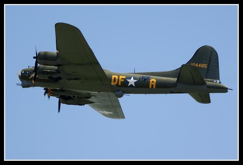http://i5.photobucket.com/albums/y200/penpusher/01%20Duxford%202009/Duxford%2017May09/12a.jpg