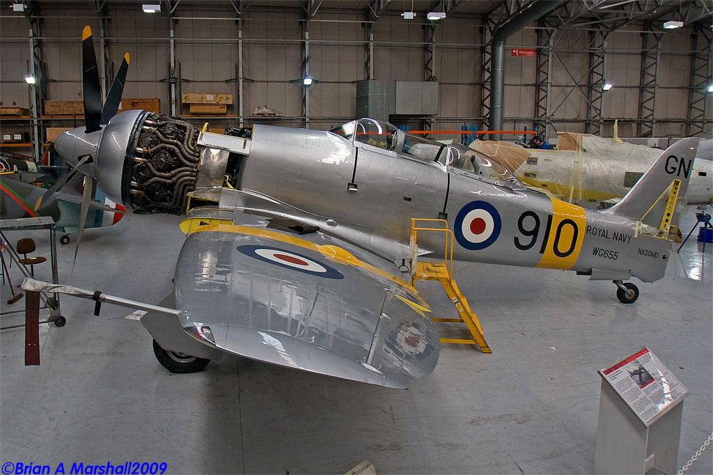 http://i5.photobucket.com/albums/y200/penpusher/01%20Duxford%202009/Duxford%2019Nov09/01.jpg