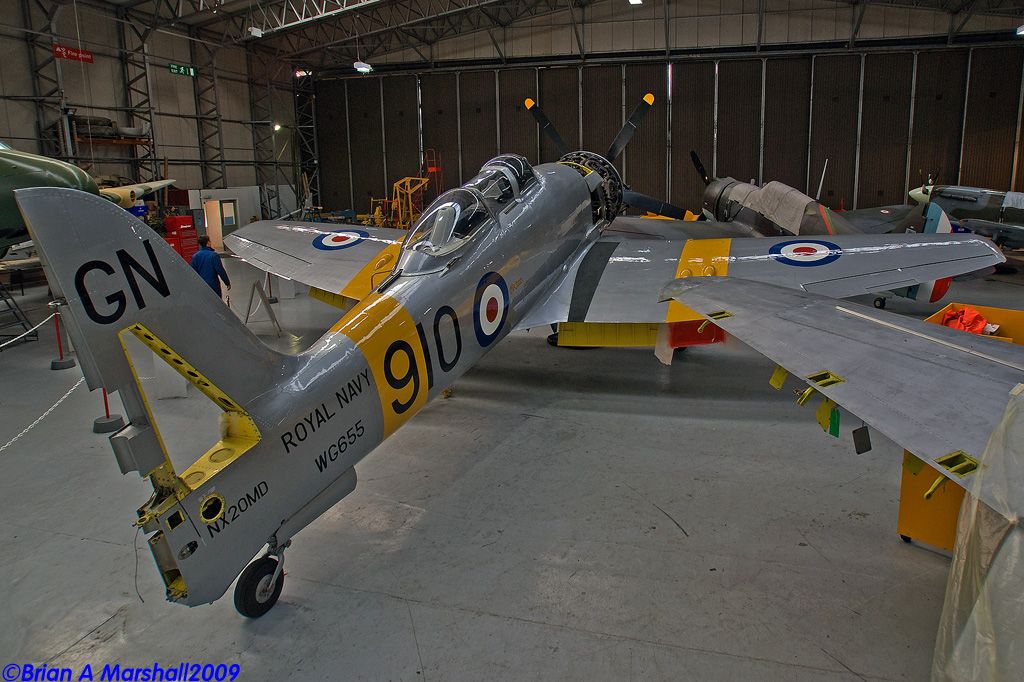 http://i5.photobucket.com/albums/y200/penpusher/01%20Duxford%202009/Duxford%2019Nov09/03.jpg