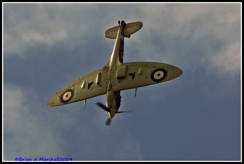 http://i5.photobucket.com/albums/y200/penpusher/01%20Duxford%202009/Duxford%2025Apr09/04.jpg