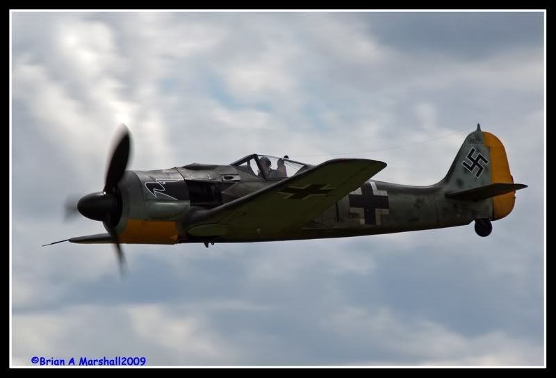 http://i5.photobucket.com/albums/y200/penpusher/01%20Duxford%202009/Duxford%20Flying%20legends%2012Jul09/01.jpg