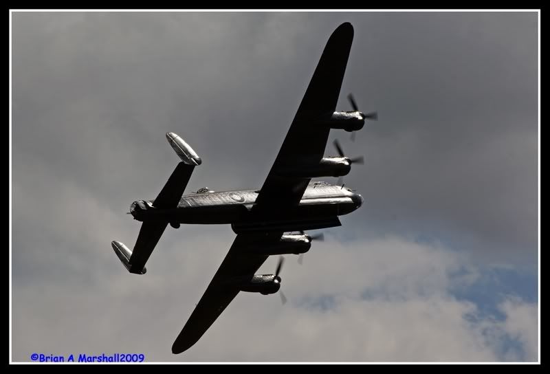 http://i5.photobucket.com/albums/y200/penpusher/01%20Duxford%202009/Duxford%20Flying%20legends%2012Jul09/07.jpg