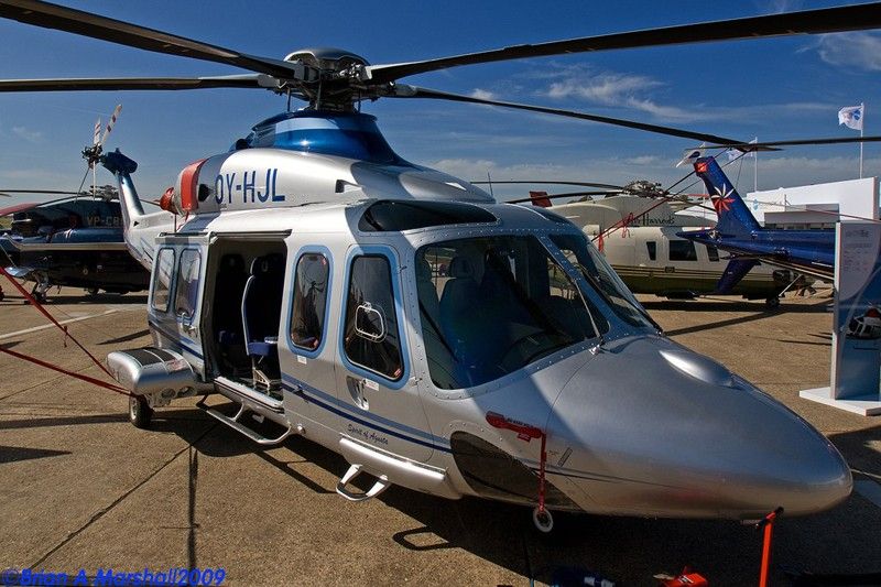 http://i5.photobucket.com/albums/y200/penpusher/01%20Duxford%202009/HeliTsch%2025Sep09/06.jpg