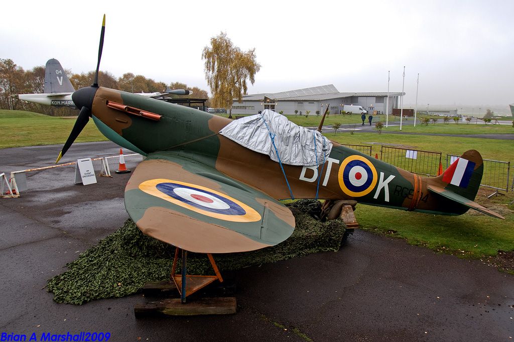 http://i5.photobucket.com/albums/y200/penpusher/02%20Miscellaneous%202009/RAFM%20Cosford%2011Nov09/01.jpg