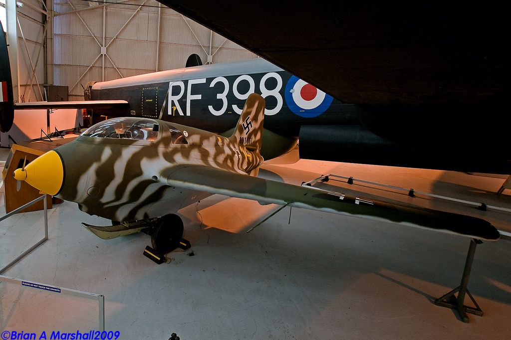 http://i5.photobucket.com/albums/y200/penpusher/02%20Miscellaneous%202009/RAFM%20Cosford%2011Nov09/02.jpg