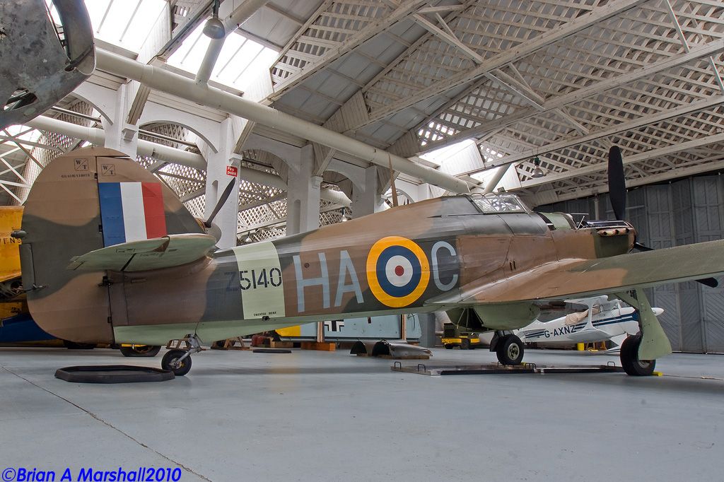 http://i5.photobucket.com/albums/y200/penpusher/03%20Duxford%202010/02%20Duxford%2013Feb10/05.jpg