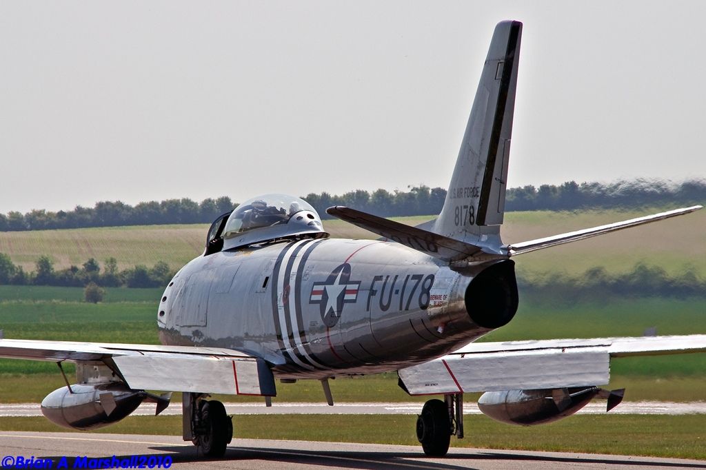 http://i5.photobucket.com/albums/y200/penpusher/03%20Duxford%202010/04Jun10/04.jpg