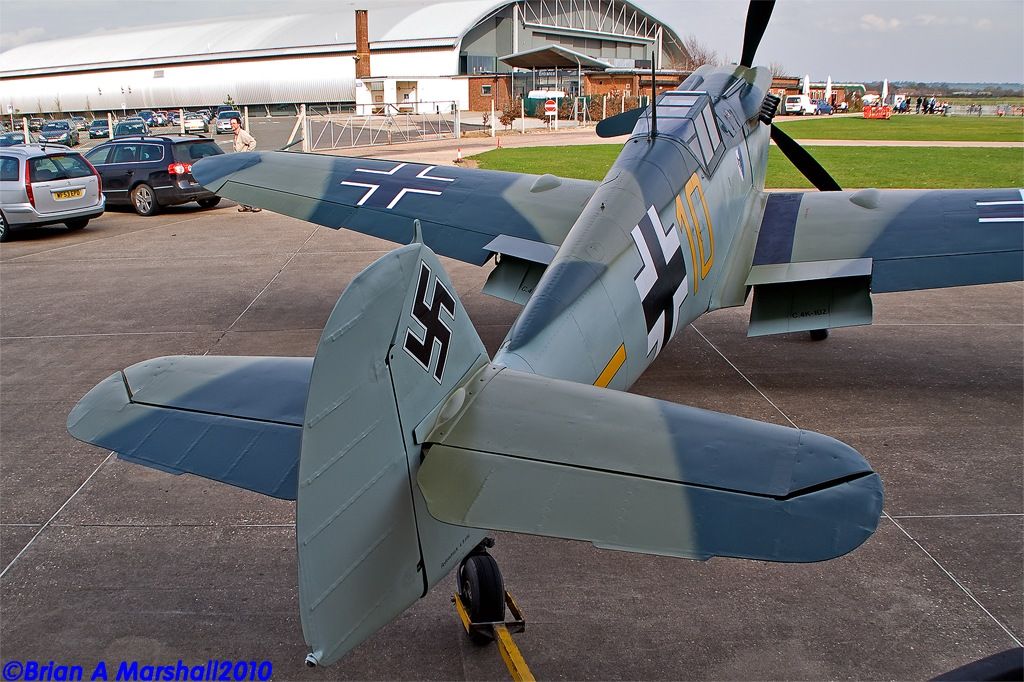 http://i5.photobucket.com/albums/y200/penpusher/03%20Duxford%202010/08%20Duxford%2009Apr10/03.jpg