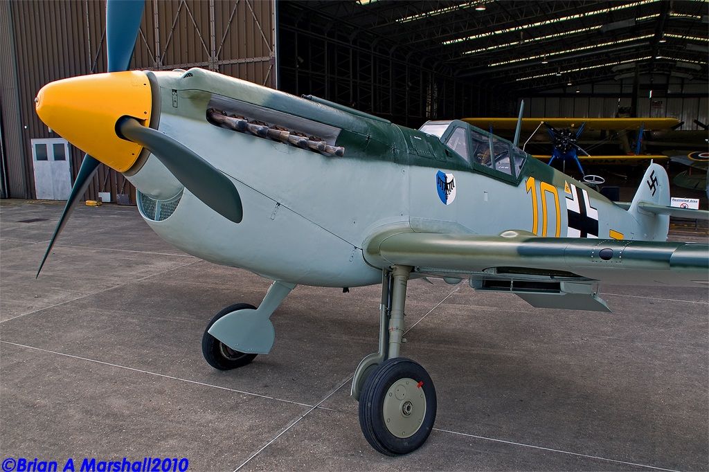 http://i5.photobucket.com/albums/y200/penpusher/03%20Duxford%202010/08%20Duxford%2009Apr10/07.jpg