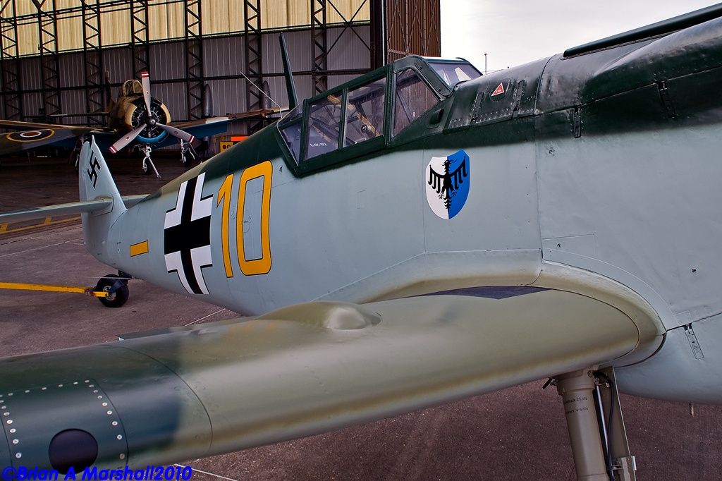 http://i5.photobucket.com/albums/y200/penpusher/03%20Duxford%202010/08%20Duxford%2009Apr10/08.jpg
