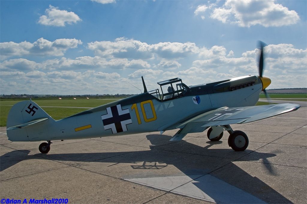 http://i5.photobucket.com/albums/y200/penpusher/03%20Duxford%202010/09%20Duxford%2022Apr10/02.jpg