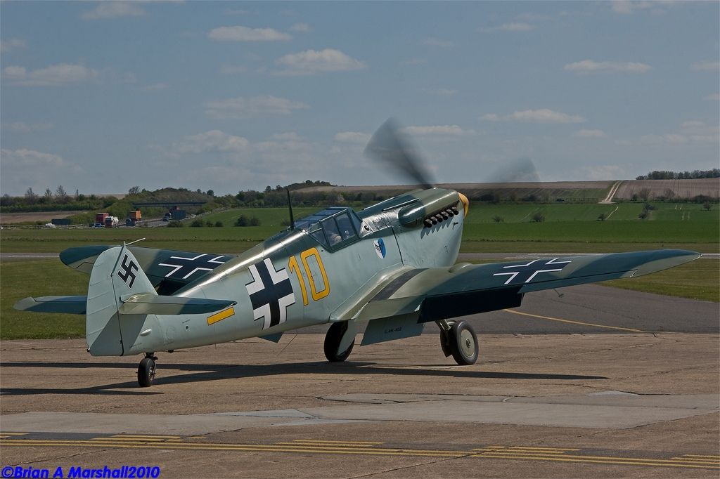http://i5.photobucket.com/albums/y200/penpusher/03%20Duxford%202010/09%20Duxford%2022Apr10/04.jpg