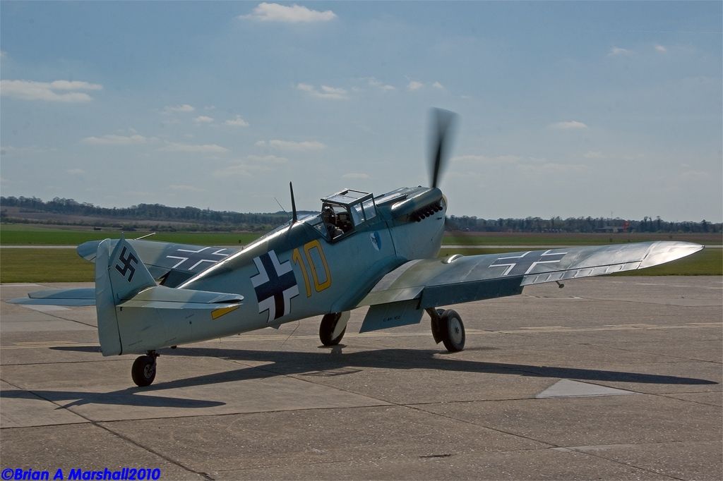 http://i5.photobucket.com/albums/y200/penpusher/03%20Duxford%202010/09%20Duxford%2022Apr10/06.jpg