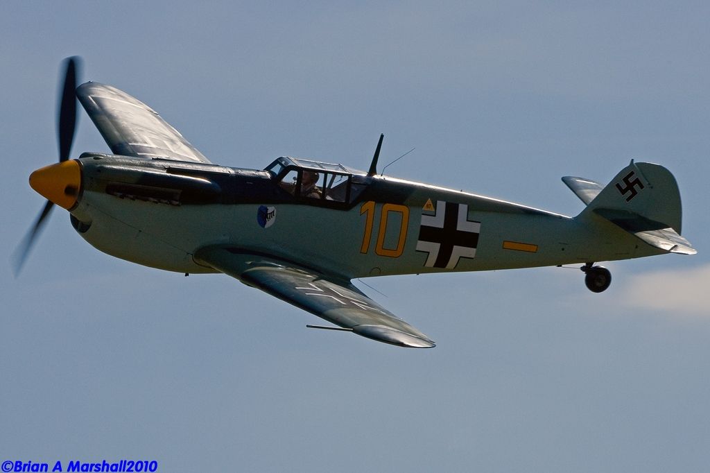 http://i5.photobucket.com/albums/y200/penpusher/03%20Duxford%202010/09%20Duxford%2022Apr10/07.jpg