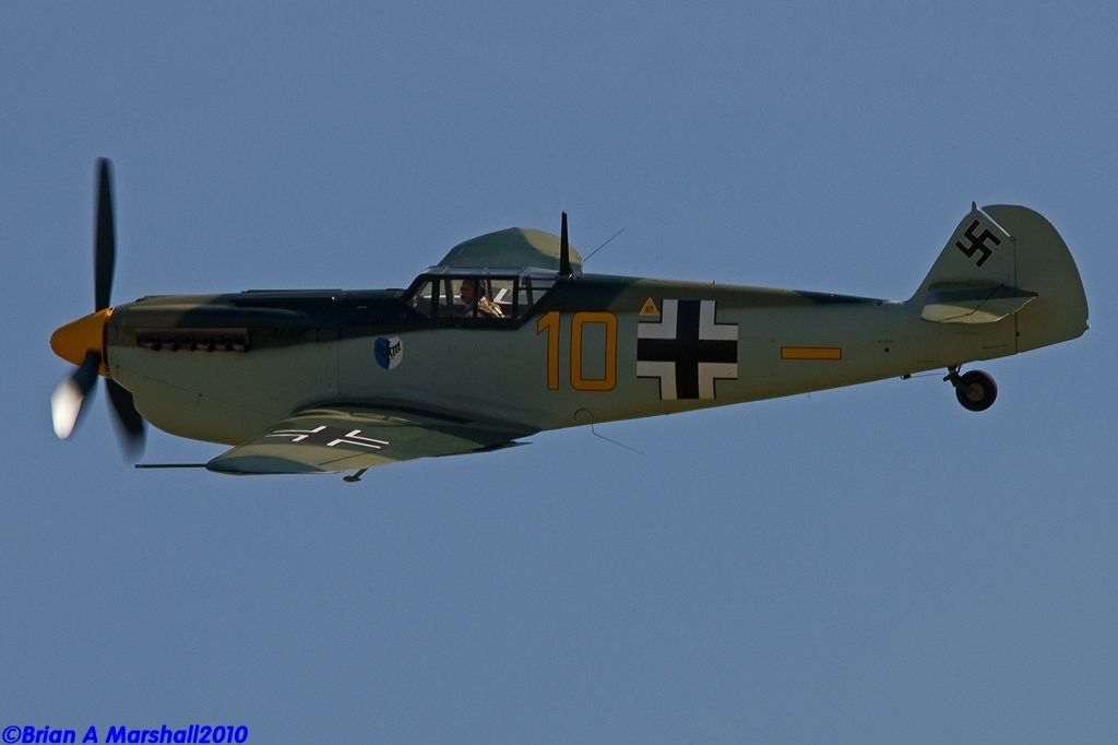 http://i5.photobucket.com/albums/y200/penpusher/03%20Duxford%202010/09%20Duxford%2022Apr10/08.jpg