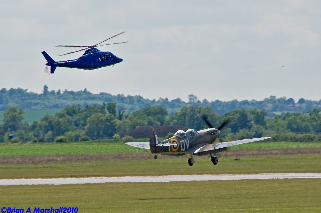 http://i5.photobucket.com/albums/y200/penpusher/03%20Duxford%202010/19%20Duxford%2028May10/04-1.jpg