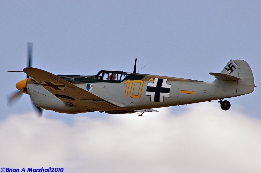 http://i5.photobucket.com/albums/y200/penpusher/03%20Duxford%202010/19%20Duxford%2028May10/05-1.jpg