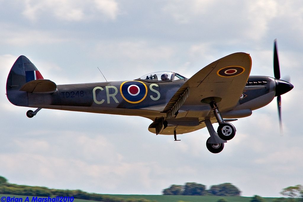 http://i5.photobucket.com/albums/y200/penpusher/03%20Duxford%202010/19%20Duxford%2028May10/06.jpg