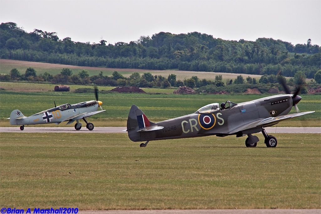 http://i5.photobucket.com/albums/y200/penpusher/03%20Duxford%202010/20%20Duxford%2005Jun10/06.jpg