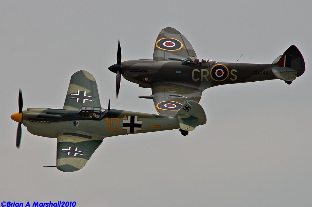 http://i5.photobucket.com/albums/y200/penpusher/03%20Duxford%202010/20%20Duxford%2005Jun10/07.jpg