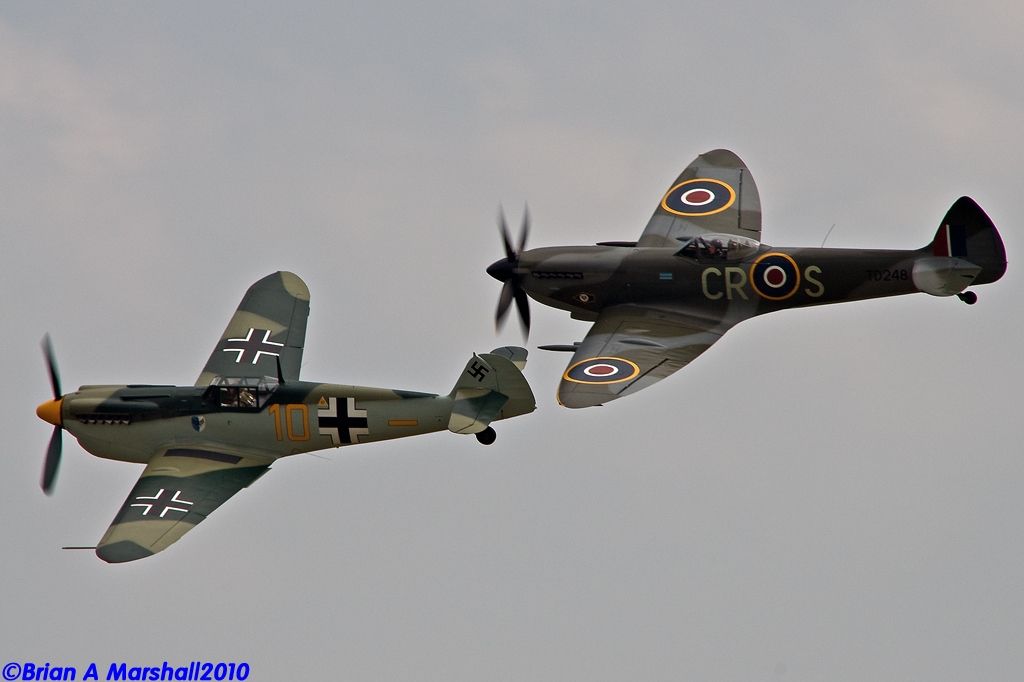 http://i5.photobucket.com/albums/y200/penpusher/03%20Duxford%202010/20%20Duxford%2005Jun10/08.jpg