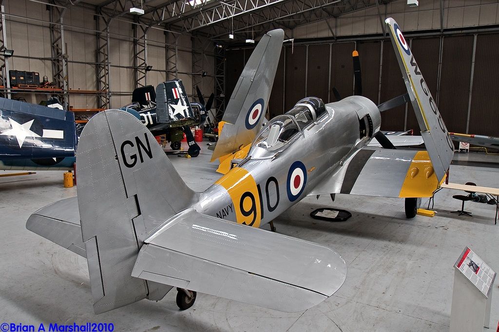 http://i5.photobucket.com/albums/y200/penpusher/03%20Duxford%202010/22%20Duxford%2026Jun10/03.jpg