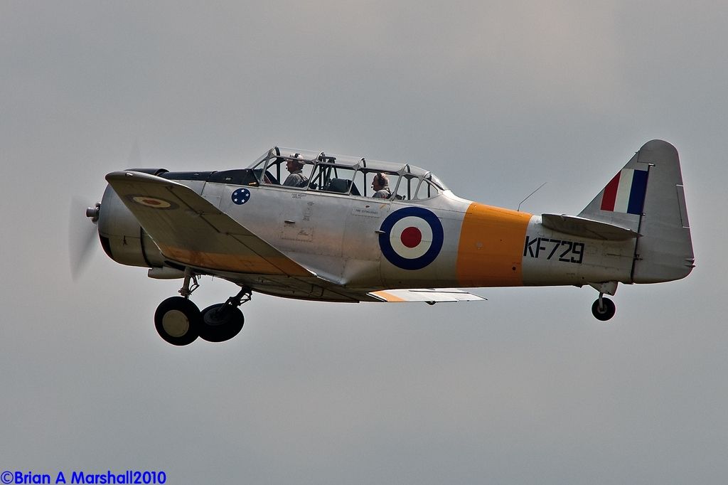 http://i5.photobucket.com/albums/y200/penpusher/03%20Duxford%202010/22%20Duxford%2026Jun10/11.jpg