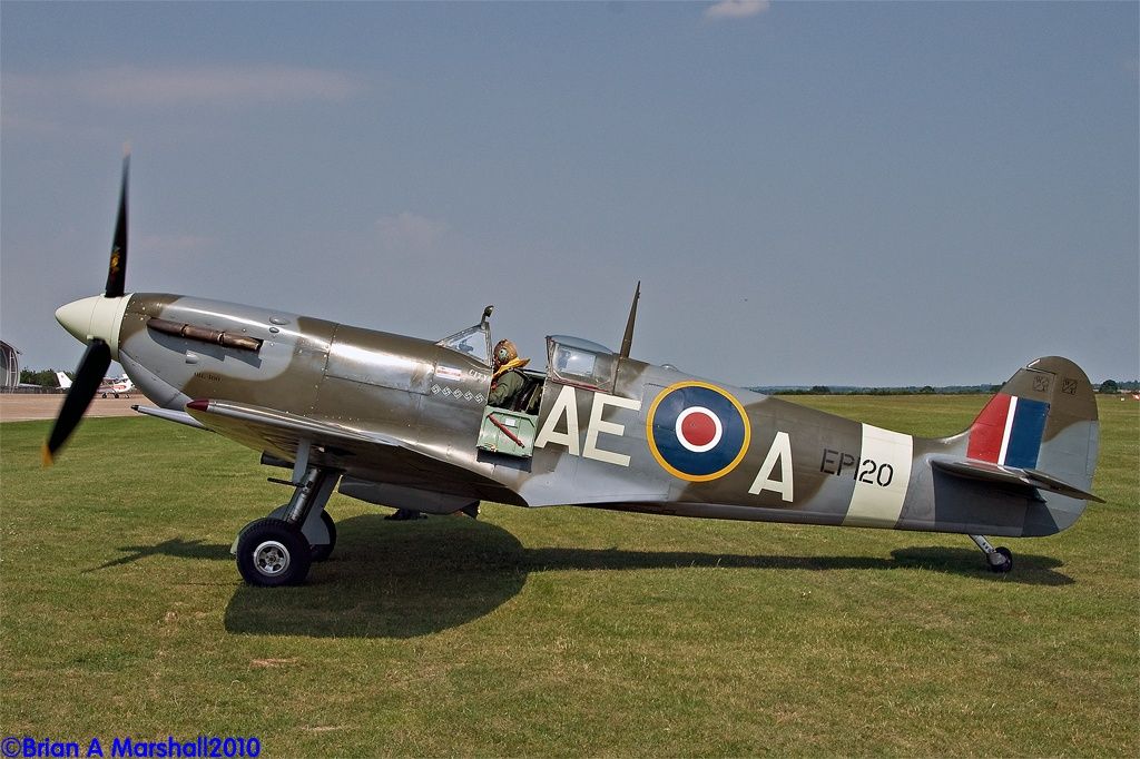 http://i5.photobucket.com/albums/y200/penpusher/03%20Duxford%202010/22%20Duxford%2026Jun10/14.jpg