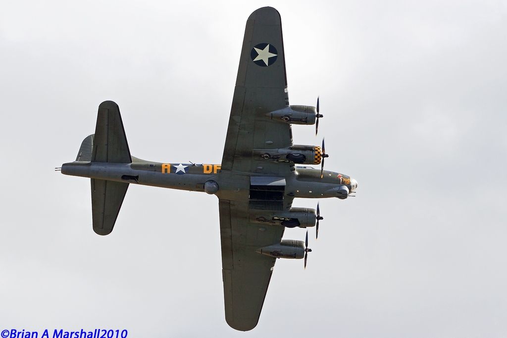 http://i5.photobucket.com/albums/y200/penpusher/03%20Duxford%202010/29%20AAD%2020Aug10/14.jpg