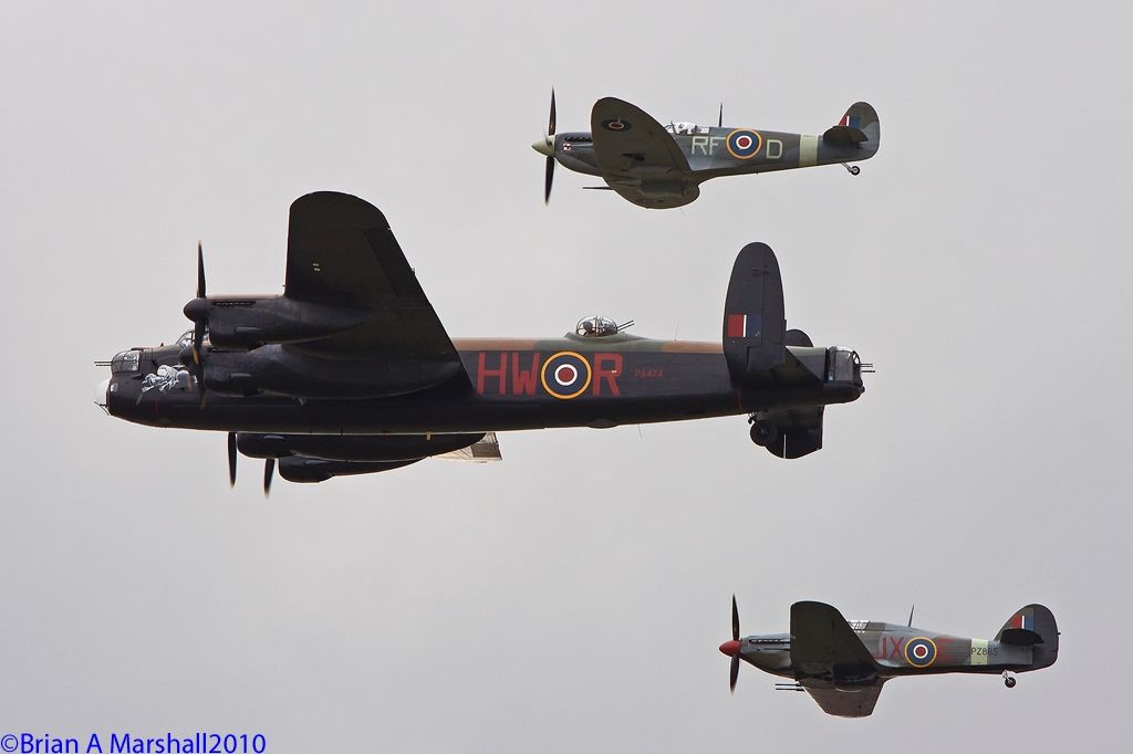 http://i5.photobucket.com/albums/y200/penpusher/03%20Duxford%202010/32%20Duxford%2004Sep10/05.jpg