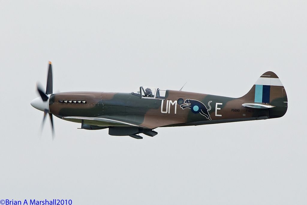 http://i5.photobucket.com/albums/y200/penpusher/03%20Duxford%202010/32%20Duxford%2004Sep10/08.jpg