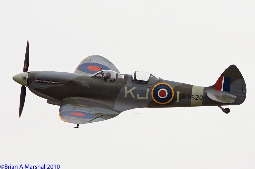 http://i5.photobucket.com/albums/y200/penpusher/03%20Duxford%202010/32%20Duxford%2004Sep10/11.jpg