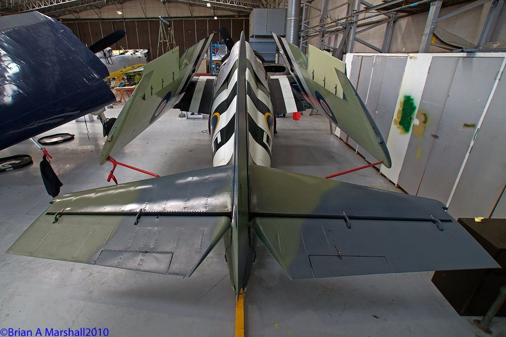 http://i5.photobucket.com/albums/y200/penpusher/03%20Duxford%202010/35%20Duxford%2022Oct10/08.jpg