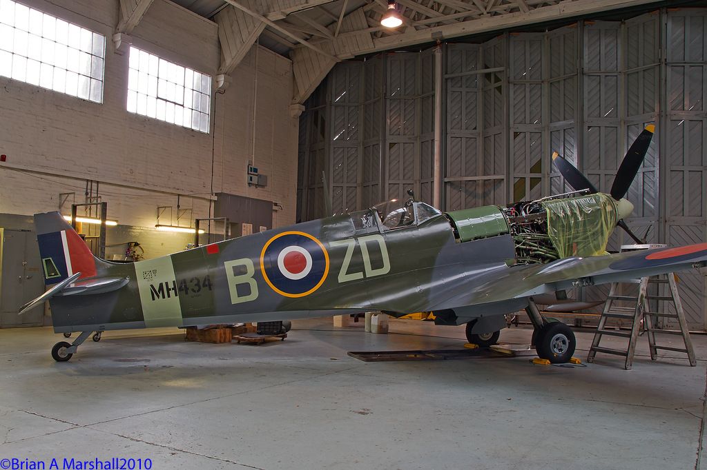 http://i5.photobucket.com/albums/y200/penpusher/03%20Duxford%202010/40%20Duxford%2029Dec10/06.jpg