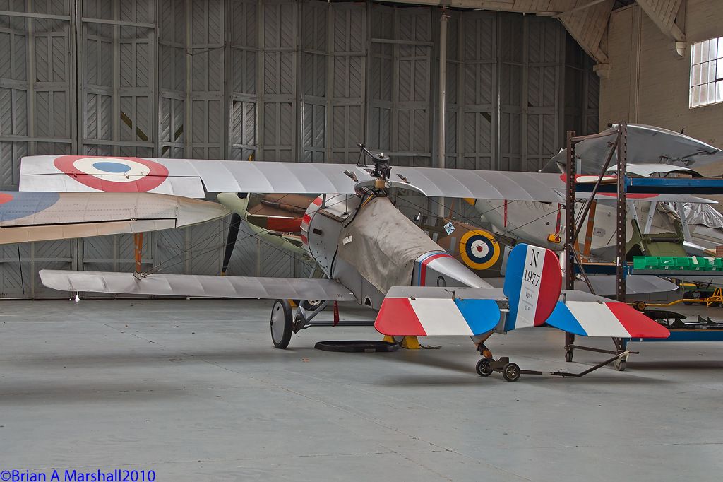 http://i5.photobucket.com/albums/y200/penpusher/03%20Duxford%202010/40%20Duxford%2029Dec10/07.jpg
