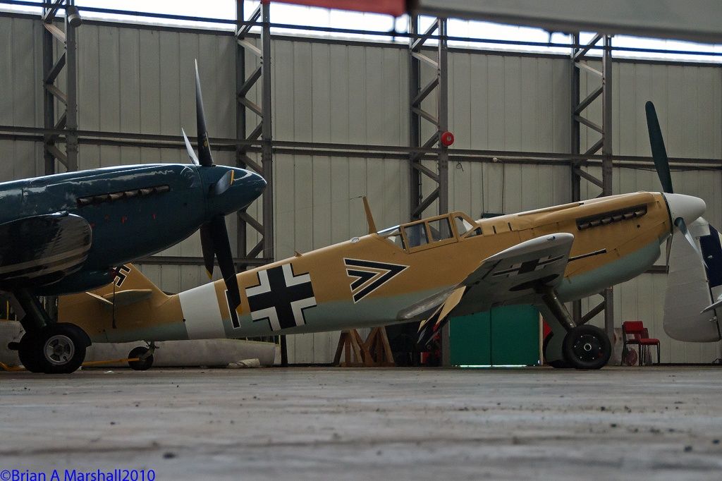 http://i5.photobucket.com/albums/y200/penpusher/03%20Duxford%202010/Duxford%2008Oct10/01.jpg