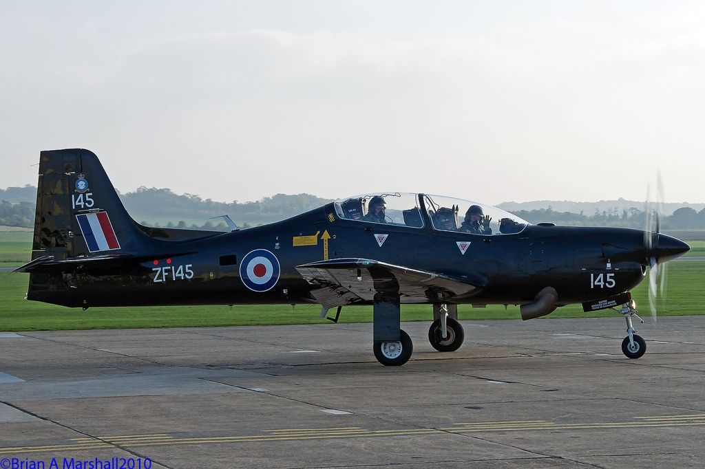 http://i5.photobucket.com/albums/y200/penpusher/03%20Duxford%202010/Duxford%2008Oct10/09.jpg