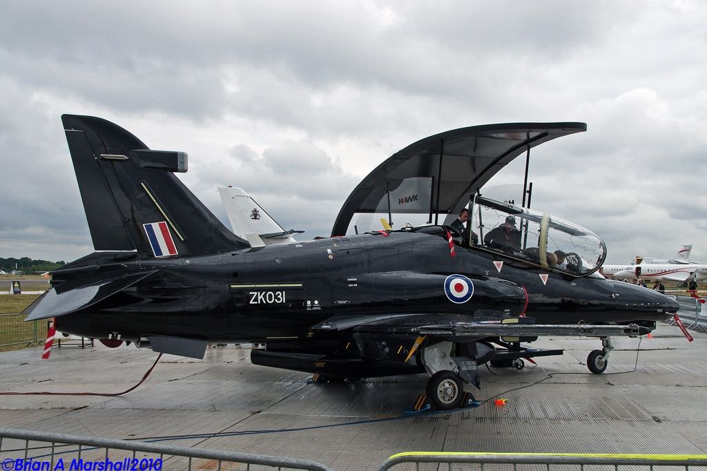 http://i5.photobucket.com/albums/y200/penpusher/04%20Miscellaneous%202010/08%20Farnborough%2023Jul10/29.jpg