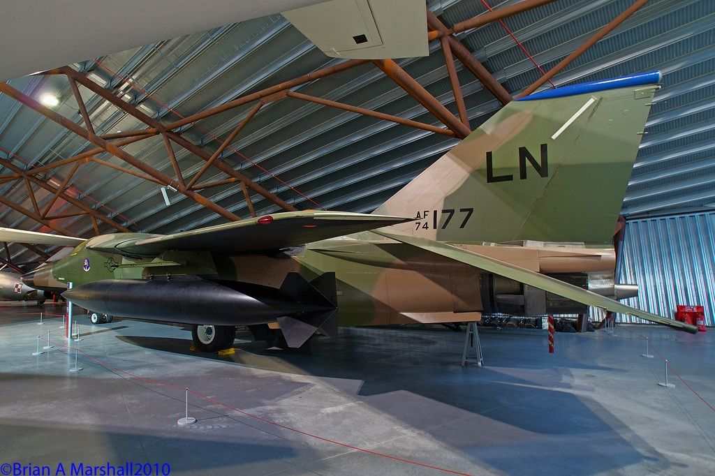 http://i5.photobucket.com/albums/y200/penpusher/04%20Miscellaneous%202010/17%20RAFM%20Cosford%2017Nov10/09.jpg