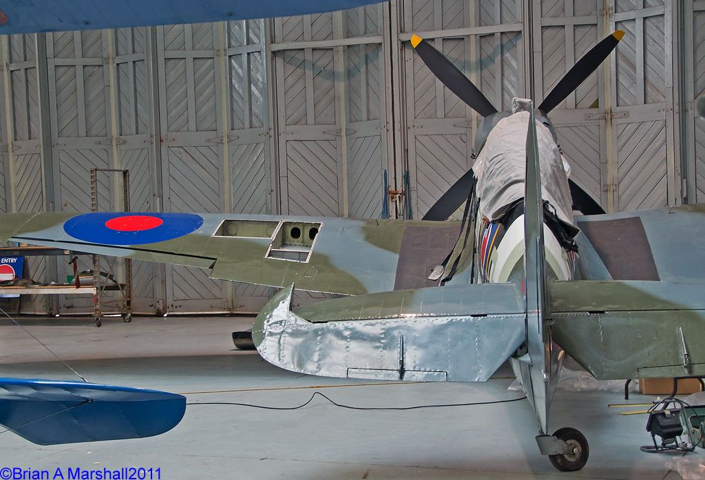 http://i5.photobucket.com/albums/y200/penpusher/05%20Duxford%202011/01%20Dux%2008Jan11/02.jpg