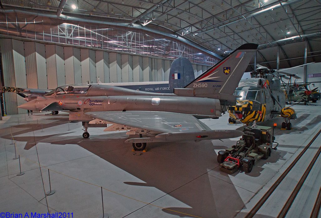 http://i5.photobucket.com/albums/y200/penpusher/05%20Duxford%202011/01%20Dux%2008Jan11/08.jpg
