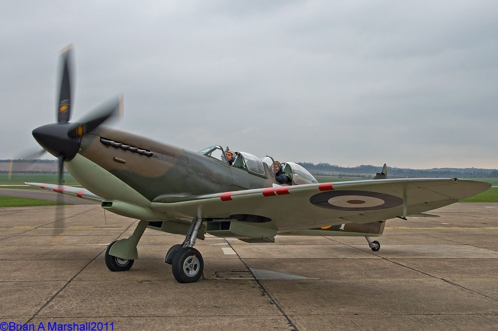 http://i5.photobucket.com/albums/y200/penpusher/05%20Duxford%202011/05%20Duxford%2005Mar11/01.jpg