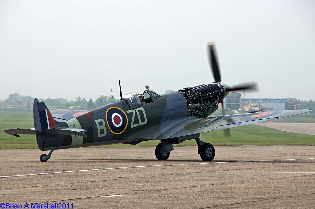 http://i5.photobucket.com/albums/y200/penpusher/05%20Duxford%202011/11%2021Apr11/02.jpg