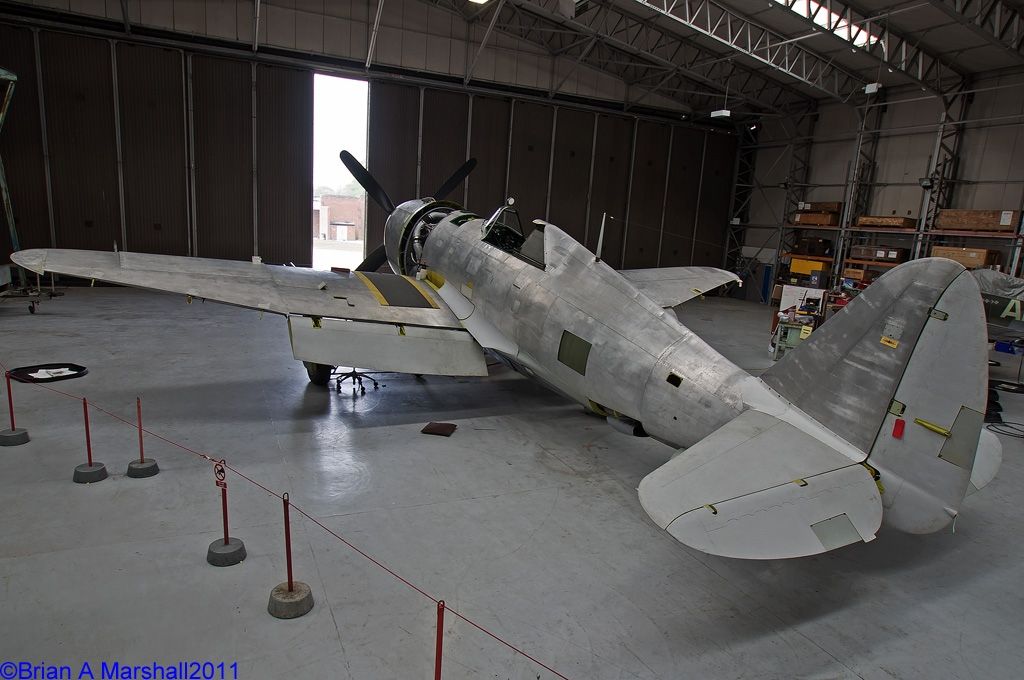 http://i5.photobucket.com/albums/y200/penpusher/05%20Duxford%202011/11%2021Apr11/09.jpg