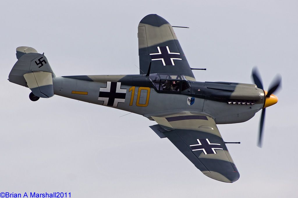http://i5.photobucket.com/albums/y200/penpusher/05%20Duxford%202011/14%20Duxford%2006May11/09.jpg